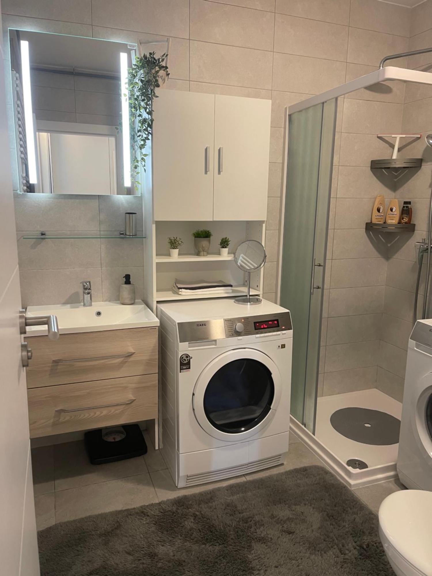 Luna,Central,Self-Check In,Ac,Wi-Fi, Washer,Free Parking Zaprešić Eksteriør bilde