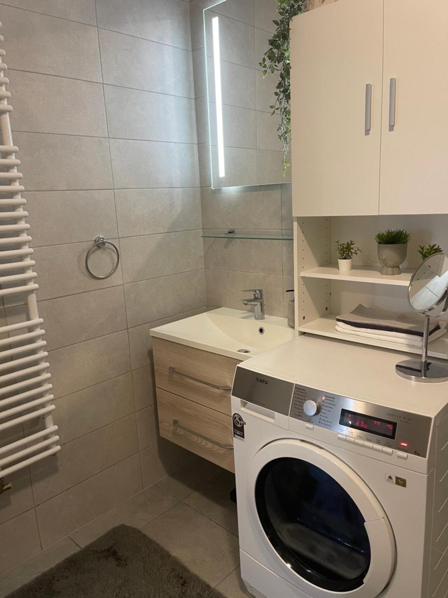 Luna,Central,Self-Check In,Ac,Wi-Fi, Washer,Free Parking Zaprešić Eksteriør bilde